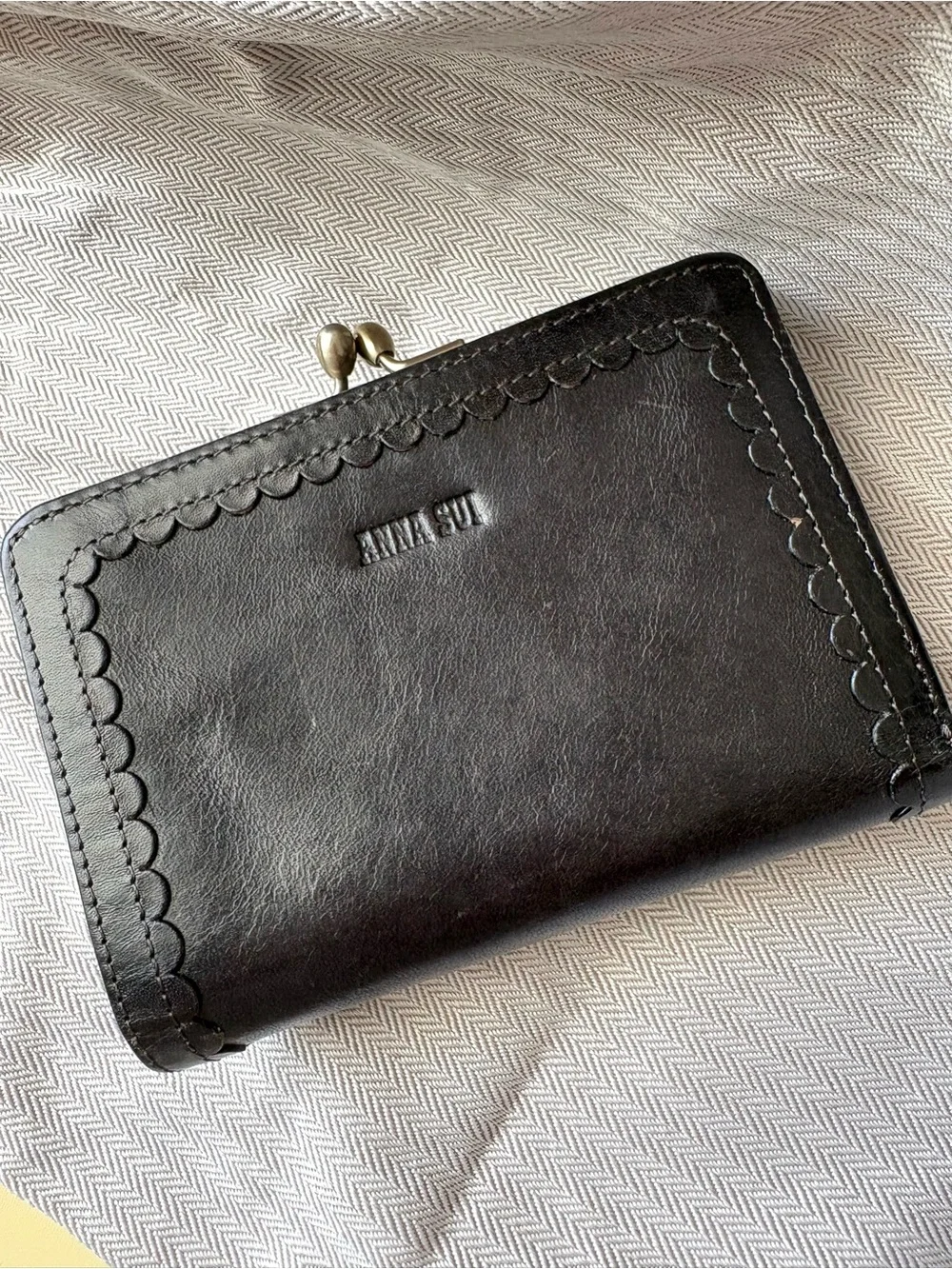 Anna Sui Black Scalloped Butterfly Stud Wallet-Near Mint- From Japan
